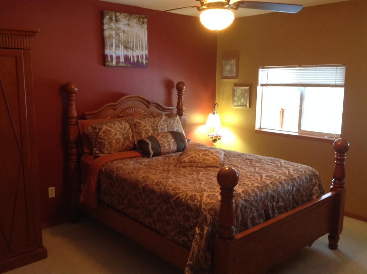 A Hyde Away Inn B&B Tok Exterior foto
